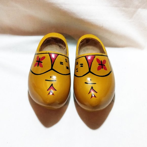 Vintage Dutch Decorative Hand Painted Wooden Clogs - Picture 1 of 16